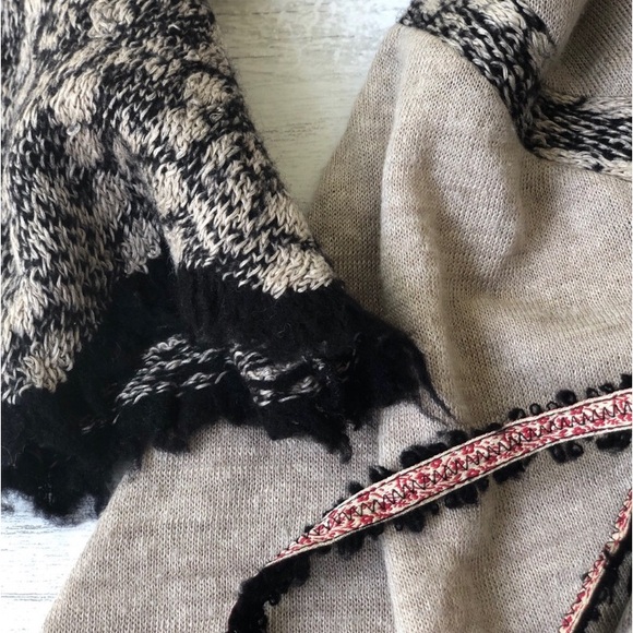 Sleeping On Snow Cardigan - Picture 5 of 14